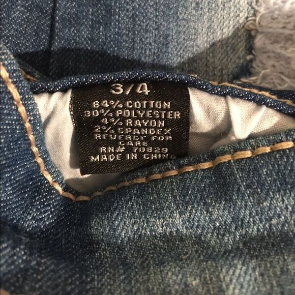 Rue 21 Skinny Distressed Embroider Jeans Size 3/4 - Picture 4 of 4